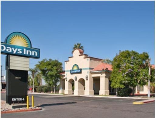 Vacation Inn Phoenix Exterior photo