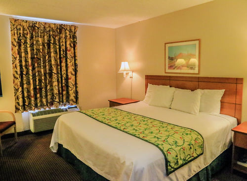 Vacation Inn Phoenix Exterior photo