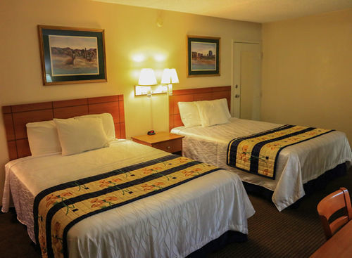 Vacation Inn Phoenix Exterior photo