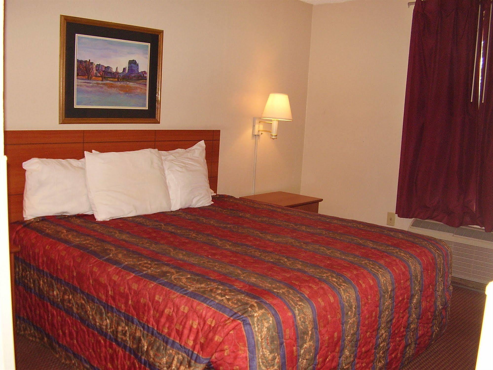 Vacation Inn Phoenix Exterior photo