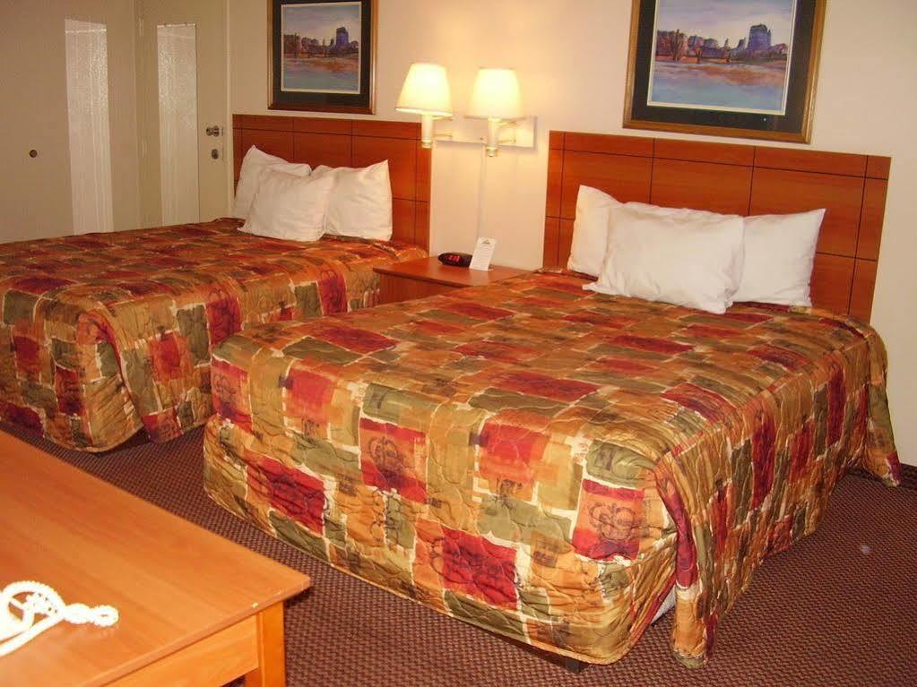 Vacation Inn Phoenix Exterior photo
